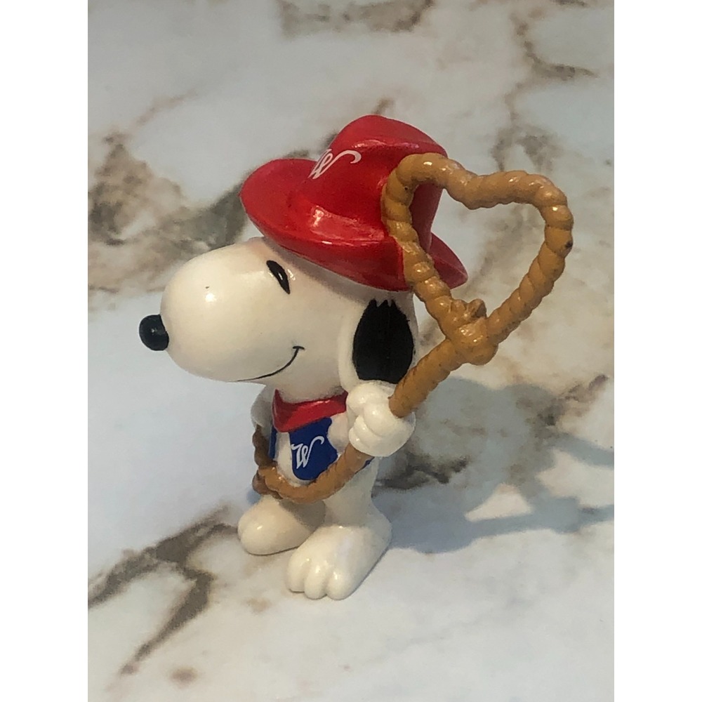 Vtg Peanuts Valentine's Day Snoopy with Heart Lasso PVC Cowboy Figure Whitman's!